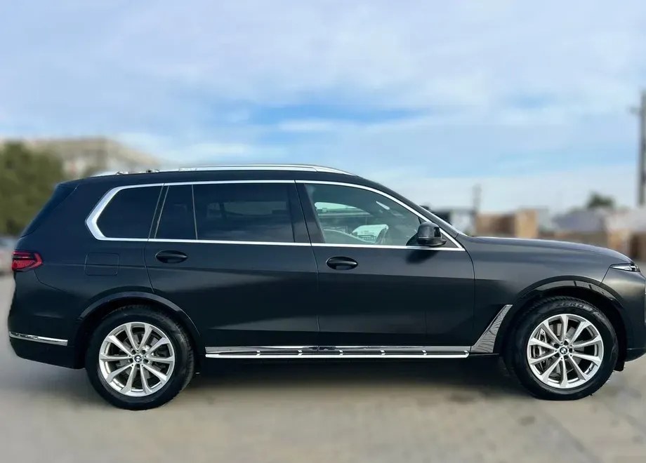BMW X7 xDrive40i AT MHEV — imagine 2