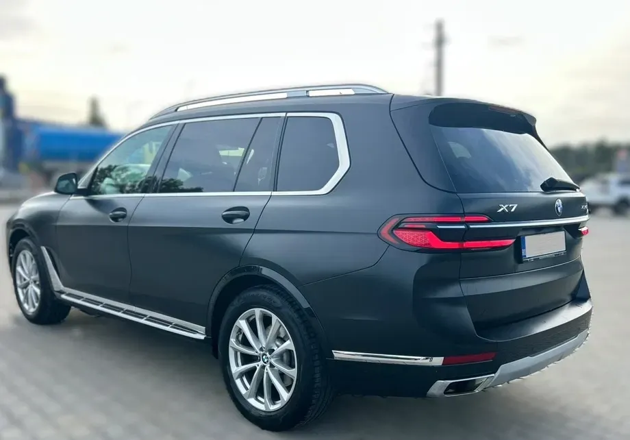 BMW X7 xDrive40i AT MHEV — imagine 3