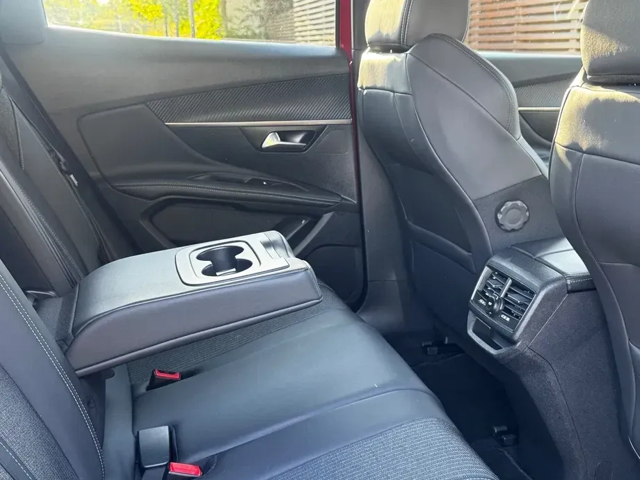 Peugeot 3008 II BlueHDi 130 Stop & Start EAT8 Allure — imagine 7