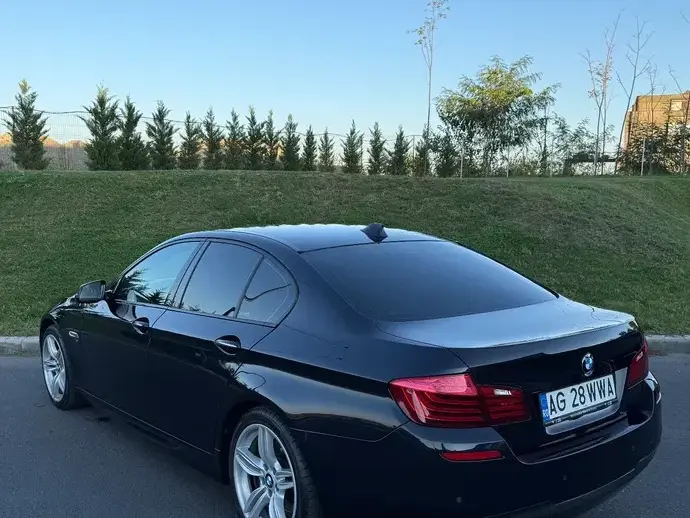 BMW Seria 5 F10/F11/F07 520d xDrive AT