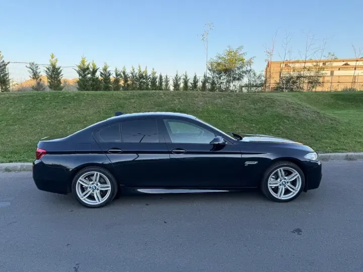BMW Seria 5 F10/F11/F07 520d xDrive AT