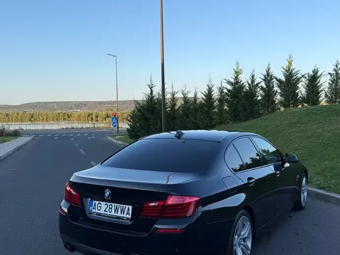 BMW Seria 5 F10/F11/F07 520d xDrive AT