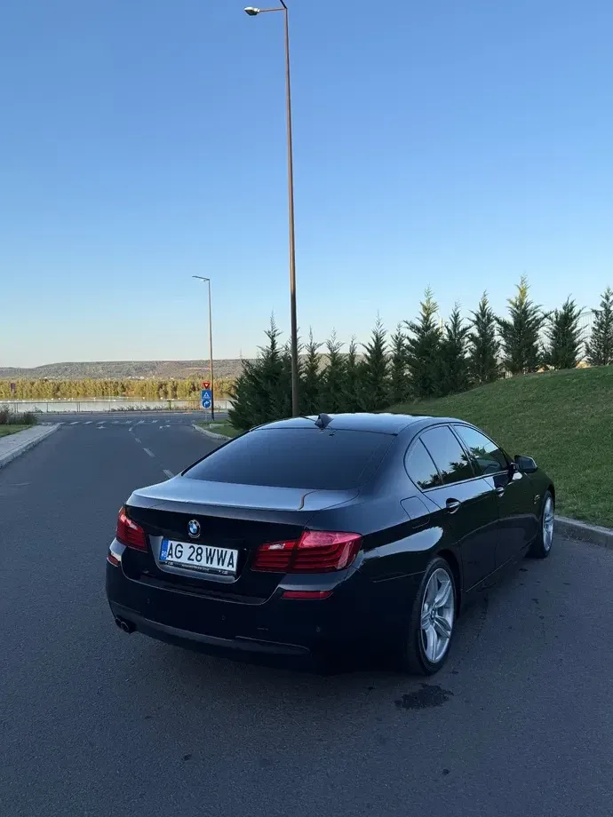 BMW Seria 5 F10/F11/F07 520d xDrive AT — imagine 4