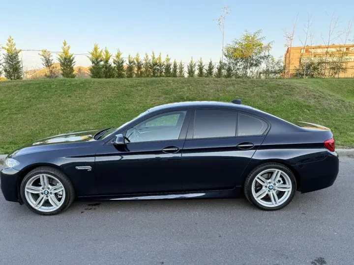 BMW Seria 5 F10/F11/F07 520d xDrive AT