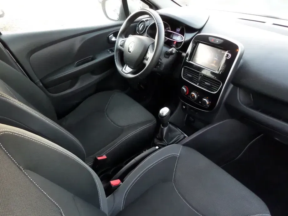 Renault Clio — imagine 5
