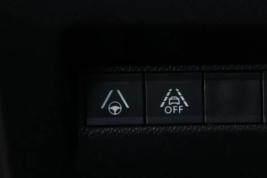 Peugeot 2008 II PureTech 130 EAT8 GT — imagine 4