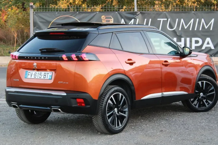 Peugeot 2008 II PureTech 130 EAT8 GT — imagine 3