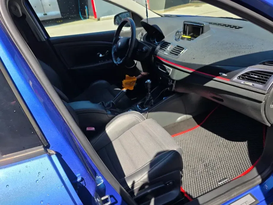 Renault Mégane III 1.6 dCi Energy Sporty Dynamique — imagine 8