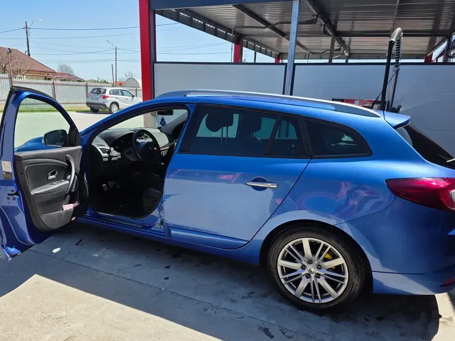 Renault Mégane III 1.6 dCi Energy Sporty Dynamique — imagine 3