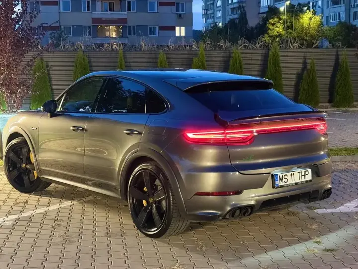 Porsche Cayenne Coupe Turbo