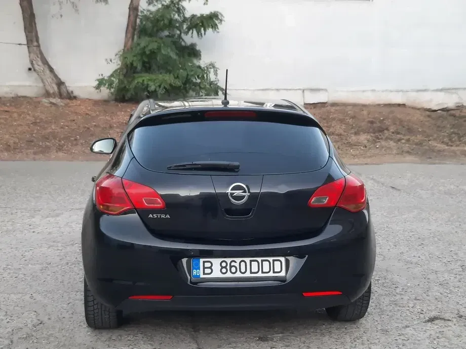 Opel Astra J — imagine 3