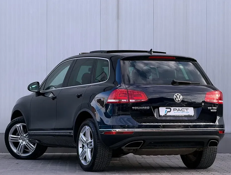 Volkswagen Touareg II 3.0 V6 TDI SCR Blue Motion DPF Automatik Executive Edition — imagine 3
