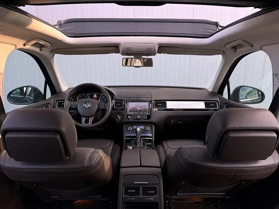 Volkswagen Touareg II 3.0 V6 TDI SCR Blue Motion DPF Automatik Executive Edition — imagine 5