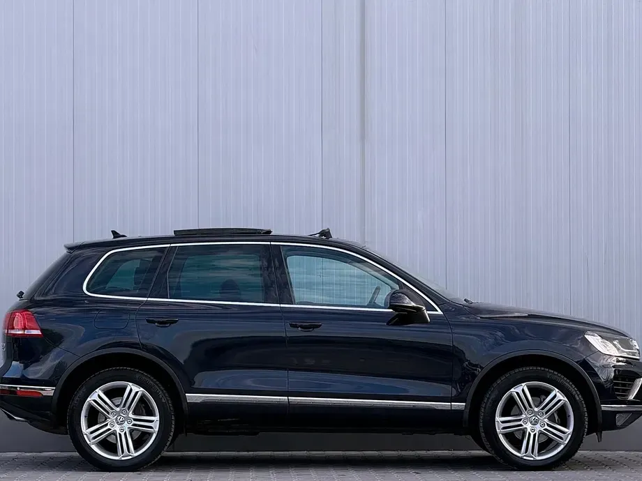 Volkswagen Touareg II 3.0 V6 TDI SCR Blue Motion DPF Automatik Executive Edition — imagine 10