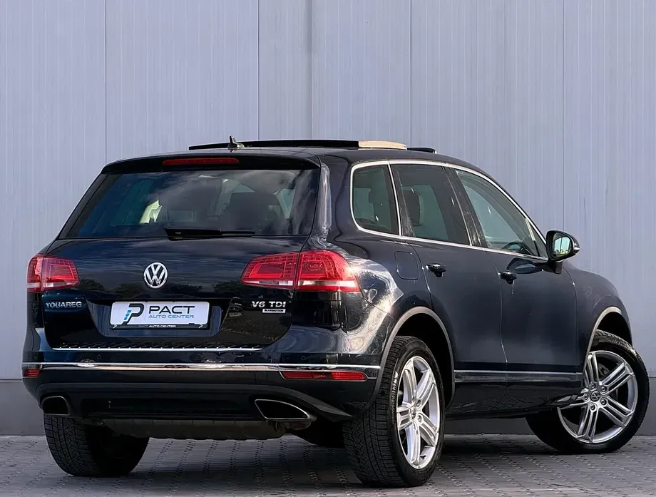 Volkswagen Touareg II 3.0 V6 TDI SCR Blue Motion DPF Automatik Executive Edition — imagine 4