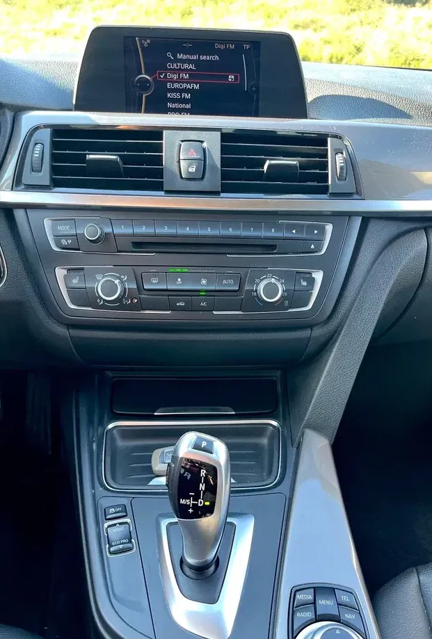 BMW Seria 3 F30/F31/F34 318d Aut. Modern Line — imagine 9