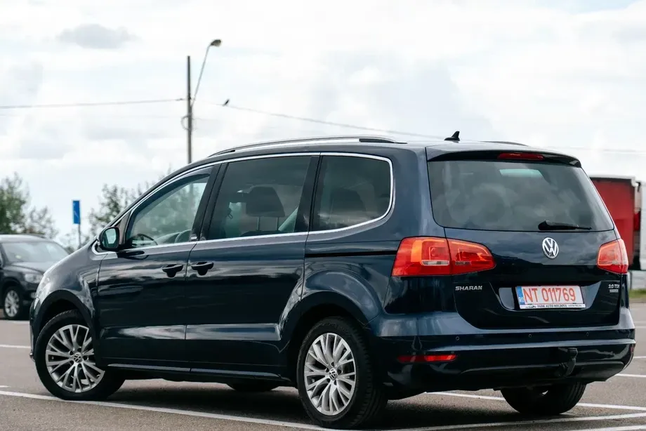 Volkswagen Sharan II 2.0 TDI DSG Blue Motion Style — imagine 3