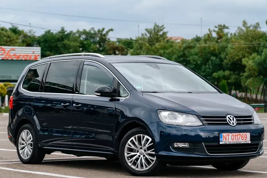 Volkswagen Sharan II 2.0 TDI DSG Blue Motion Style — imagine 2