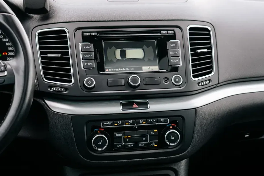 Volkswagen Sharan II 2.0 TDI DSG Blue Motion Style — imagine 9