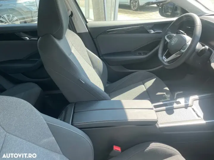 Volkswagen Passat B8 1.5 eTSI DSG MHEV Base
