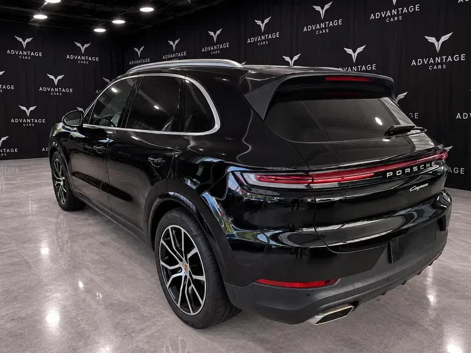Porsche Cayenne — imagine 3