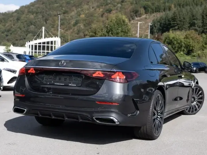 Mercedes-Benz E W214