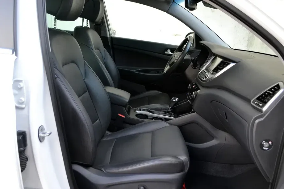 Hyundai Tucson 2.0 CRDI 4WD 6AT Premium+ Design Pack — imagine 7