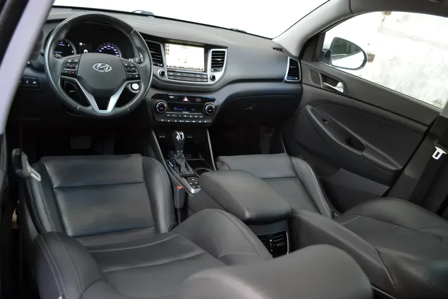 Hyundai Tucson 2.0 CRDI 4WD 6AT Premium+ Design Pack — imagine 6