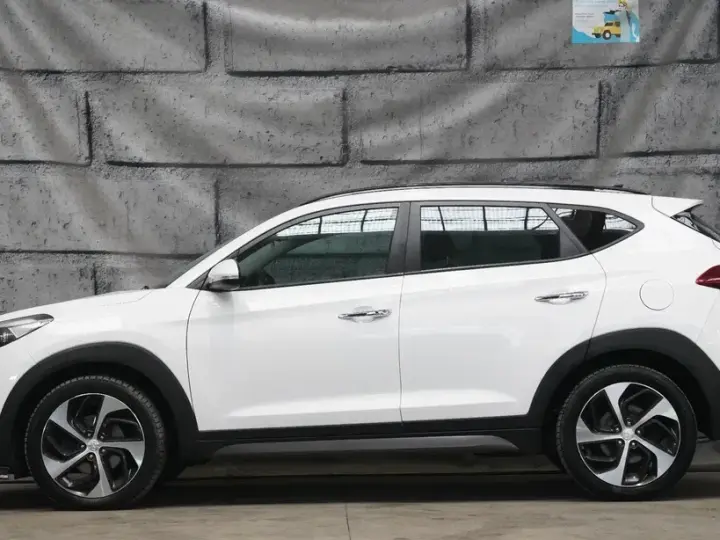 Hyundai Tucson 2.0 CRDI 4WD 6AT Premium+ Design Pack