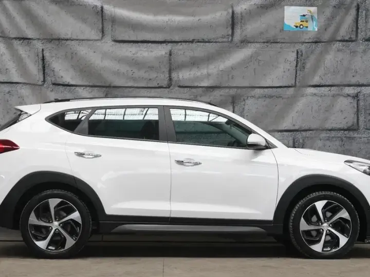 Hyundai Tucson 2.0 CRDI 4WD 6AT Premium+ Design Pack
