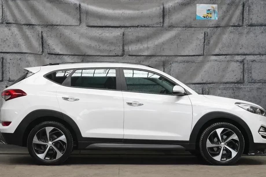 Hyundai Tucson 2.0 CRDI 4WD 6AT Premium+ Design Pack — imagine 4
