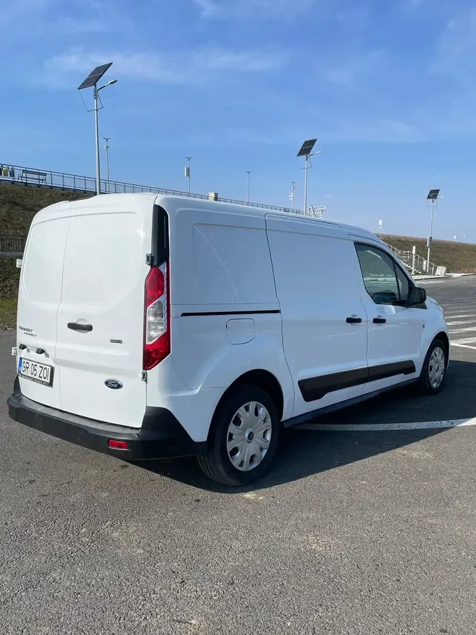Ford Transit Connect — imagine 4