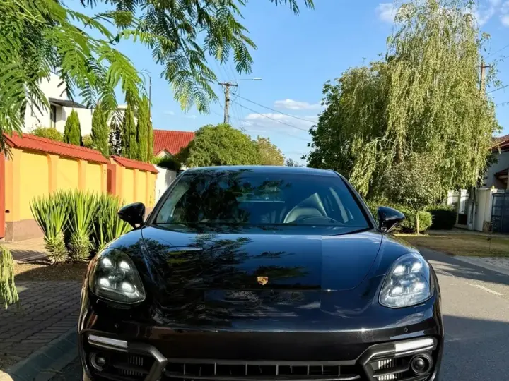 Porsche Panamera GTS