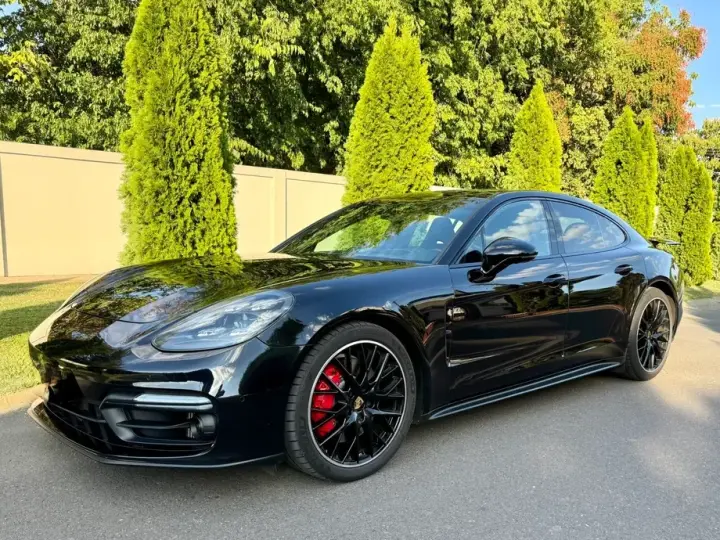 Porsche Panamera GTS