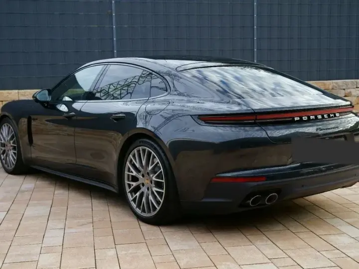 Porsche Panamera 4 E-Hybrid