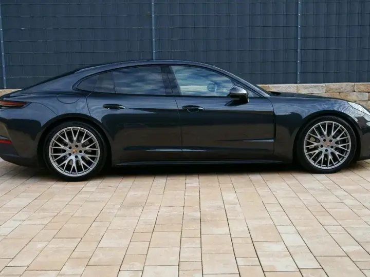 Porsche Panamera 4 E-Hybrid