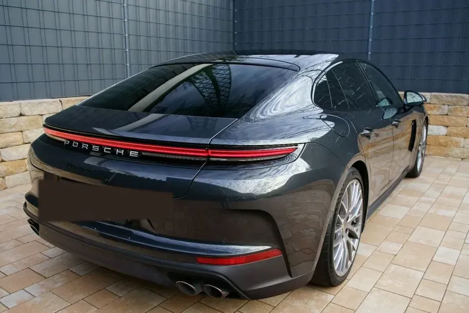 Porsche Panamera 4 E-Hybrid — imagine 2