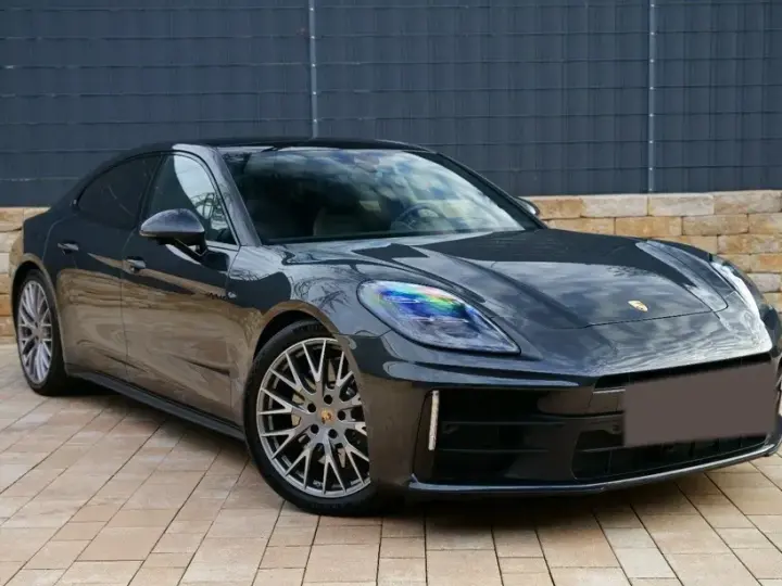 Porsche Panamera 4 E-Hybrid