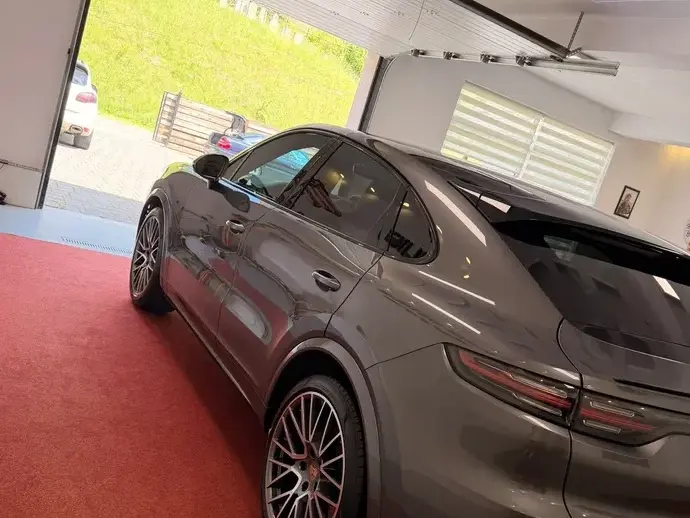 Porsche Cayenne Standard