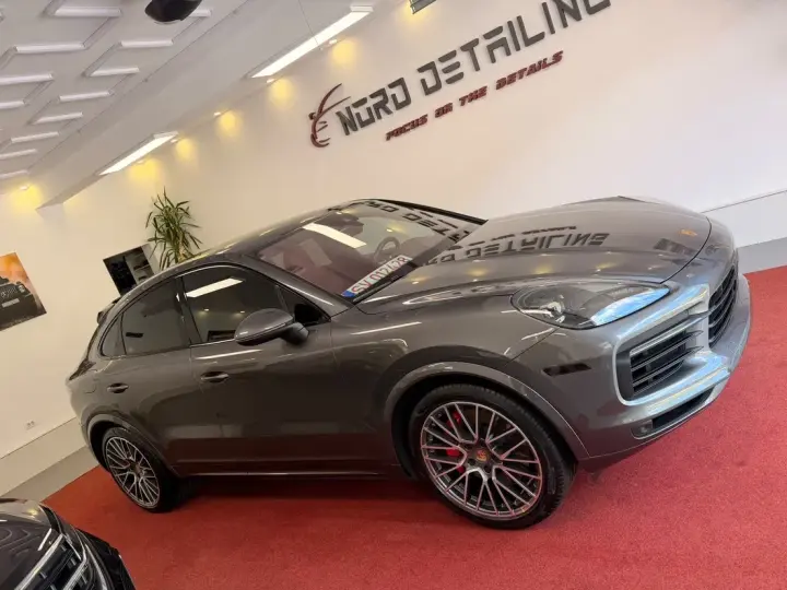Porsche Cayenne Standard