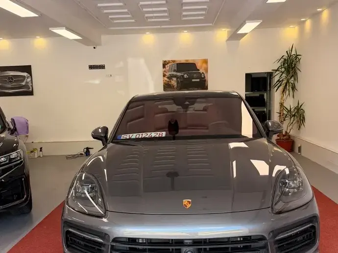 Porsche Cayenne Standard