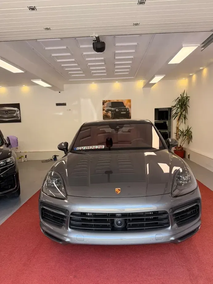 Porsche Cayenne Standard — imagine 5