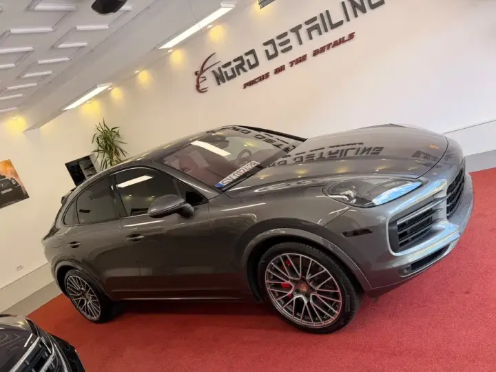 Porsche Cayenne Standard