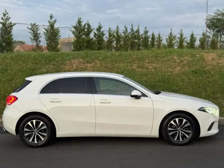 Mercedes-Benz A 180 W177/V177 Standard