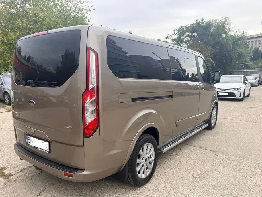 Ford Tourneo Custom — imagine 4