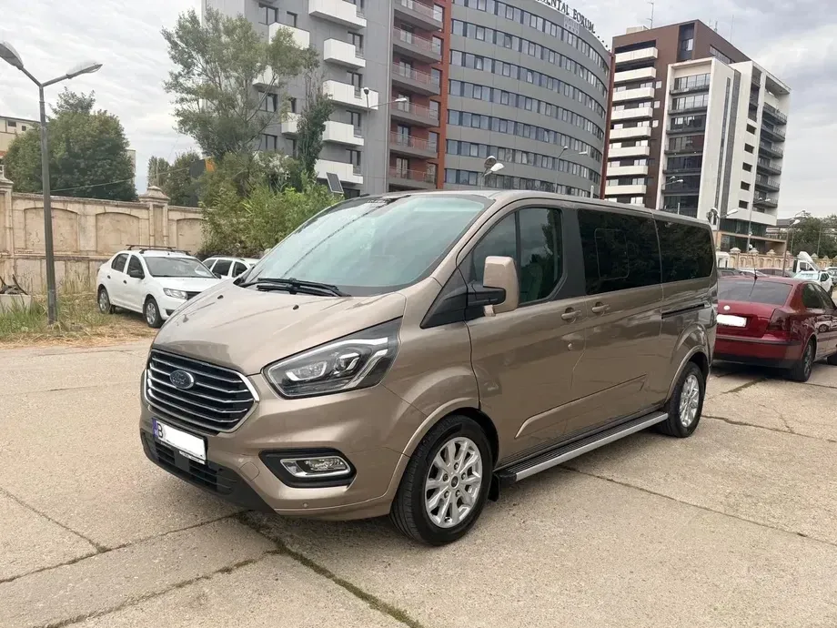 Ford Tourneo Custom — imagine 3
