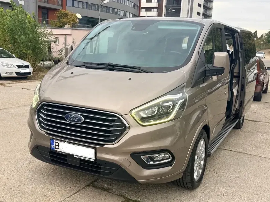 Ford Tourneo Custom — imagine 8