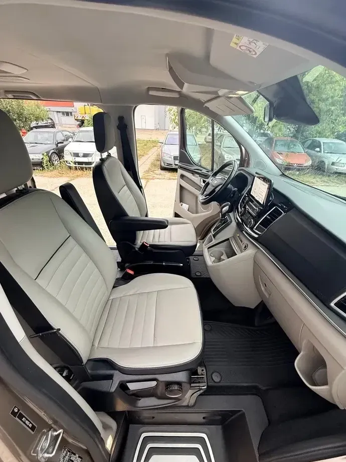 Ford Tourneo Custom — imagine 10
