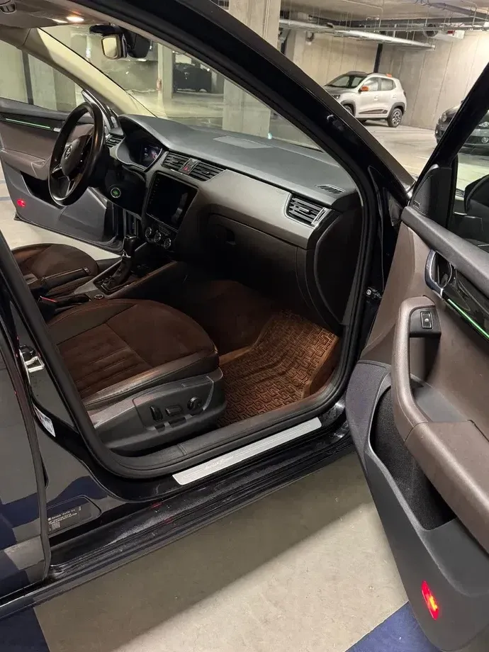 Škoda Octavia III 2.0 TSI DSG 4X4 Laurin&Klement — imagine 6