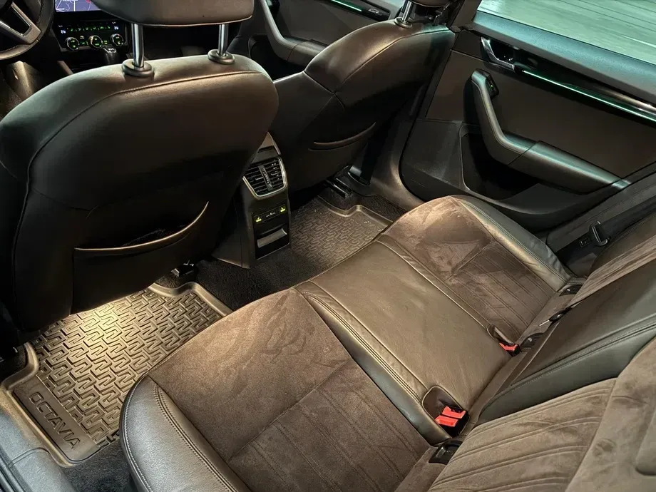 Škoda Octavia III 2.0 TSI DSG 4X4 Laurin&Klement — imagine 7
